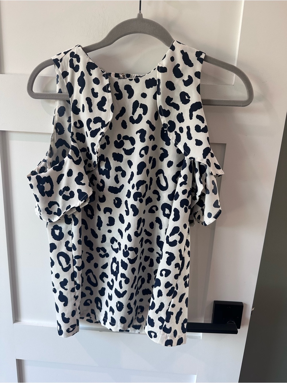 Mud Pie White and Navy Blue Animal Print Leopard Blouse Cold Shoulder Size Small